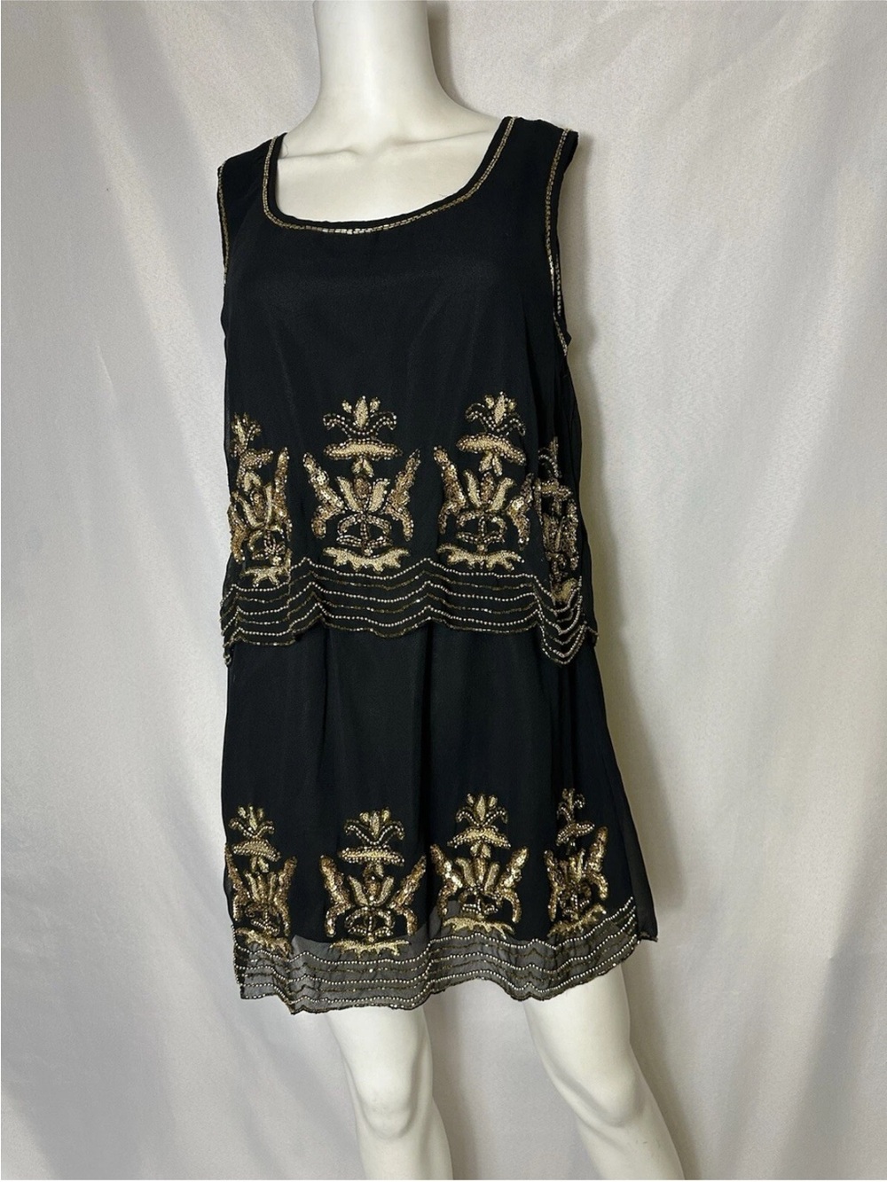 FROCK & FRILL BRAND NWT SIZE 14 BLACK W GOLD SEQUINS SLEEVELESS BLOUSE NWT